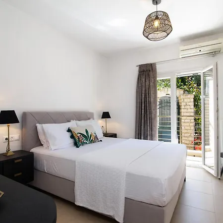 Sofias & Rolandos Luxury Apartament