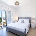 Sofias & Rolandos Luxury