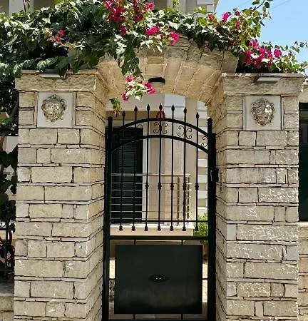 Sofias & Rolandos Luxury Lejlighed Perama (Corfu)