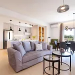 Lägenhet Sofias & Rolandos Luxury *