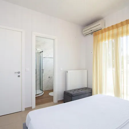 Sofias & Rolandos Luxury Apartament