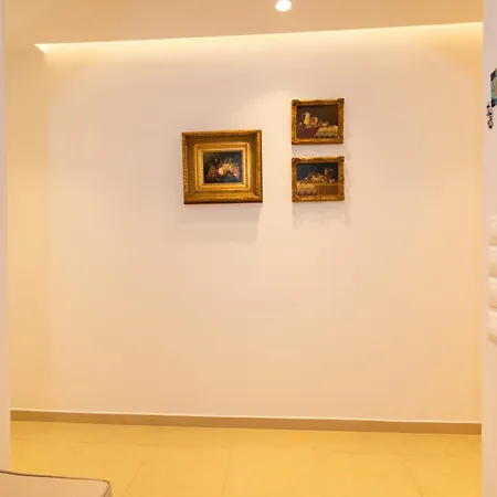 Sofias & Rolandos Luxury * 페라마