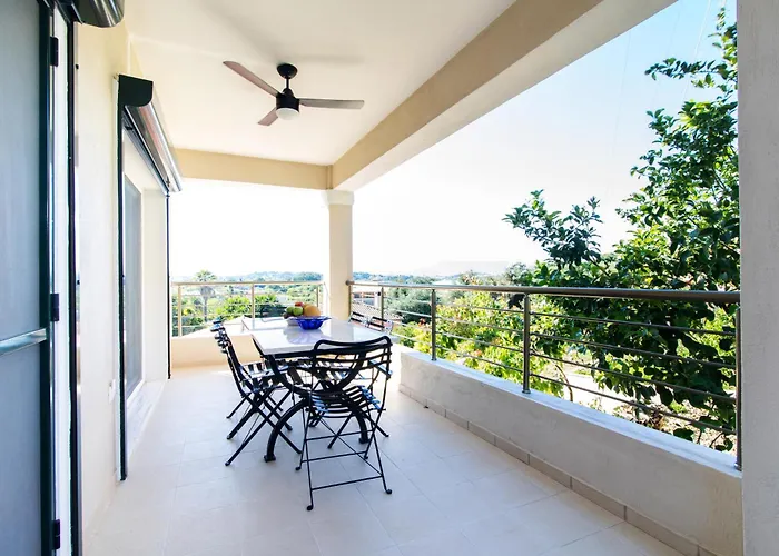 Sofias & Rolandos Luxury Apartment *