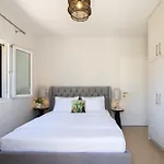 Sofias & Rolandos Luxury Apartment *