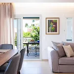 Sofias & Rolandos Luxury Apartment *